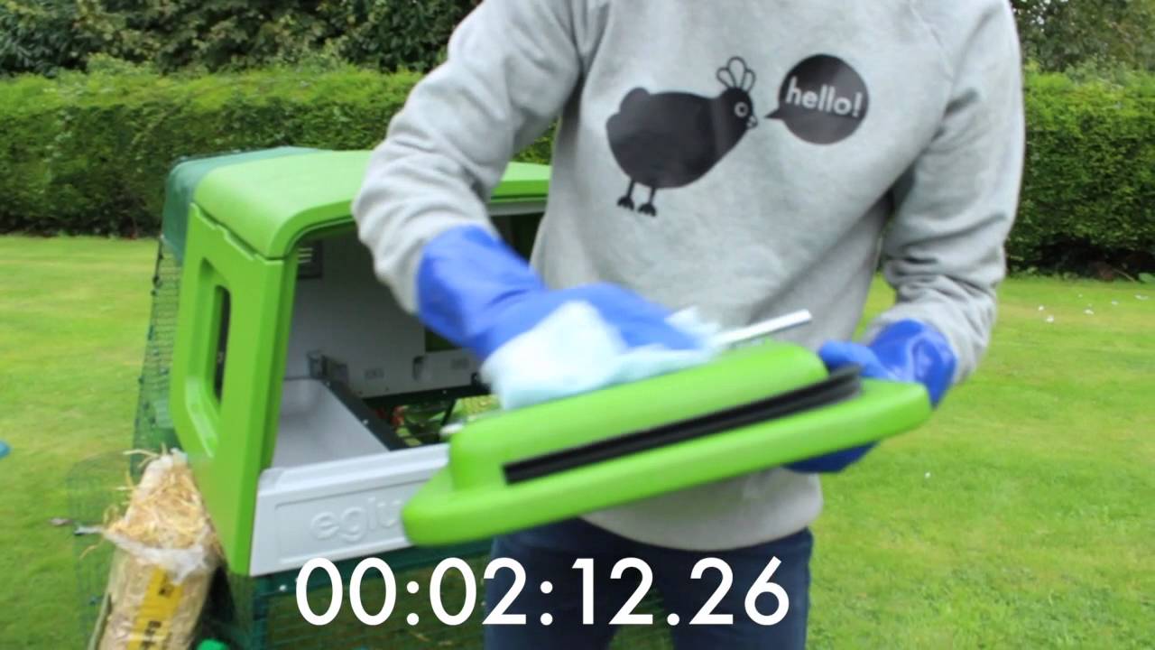 Nettoyage du poulailler Eglu Cube d'Omlet en un temps RECORD !!!