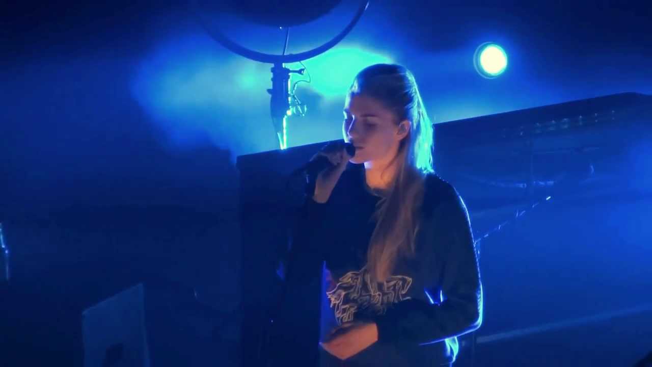 London Grammar - Hey Now (HD) Live In Paris 2014