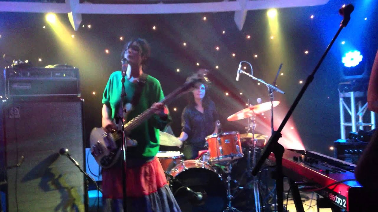 Warpaint - New Song (Dec. 23, 2012 S.S. Coachella)