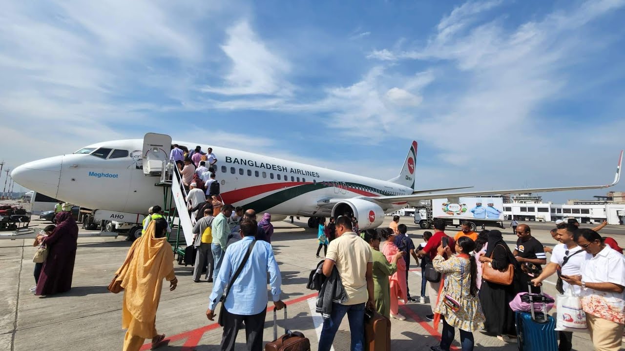 Insane Turbulence on Biman Bangladesh Airlines to Cox's Bazar, 737-800 (S2-AHO)