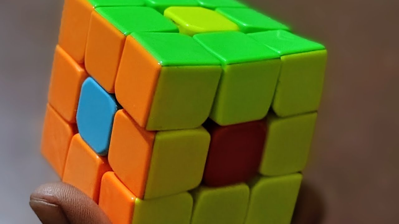 How to Solve a Rubik’s Cube [World’s Easiest Method]#viral #cubing 