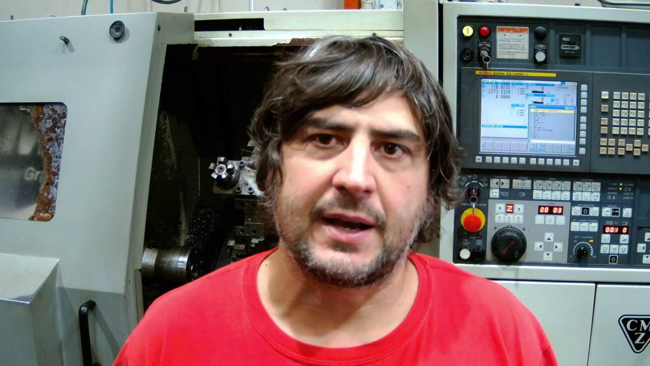 reparación de la torreta de un torno CNC