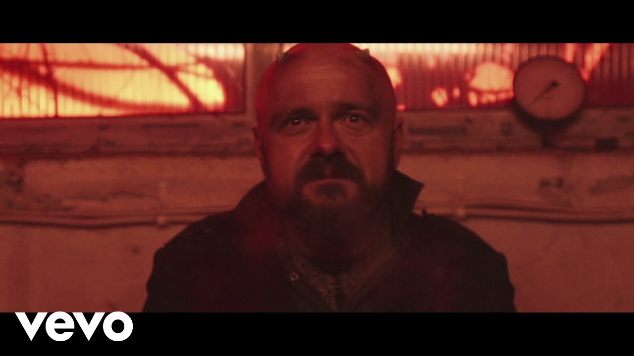 Arek Jakubik - Szatan Na Kabatach