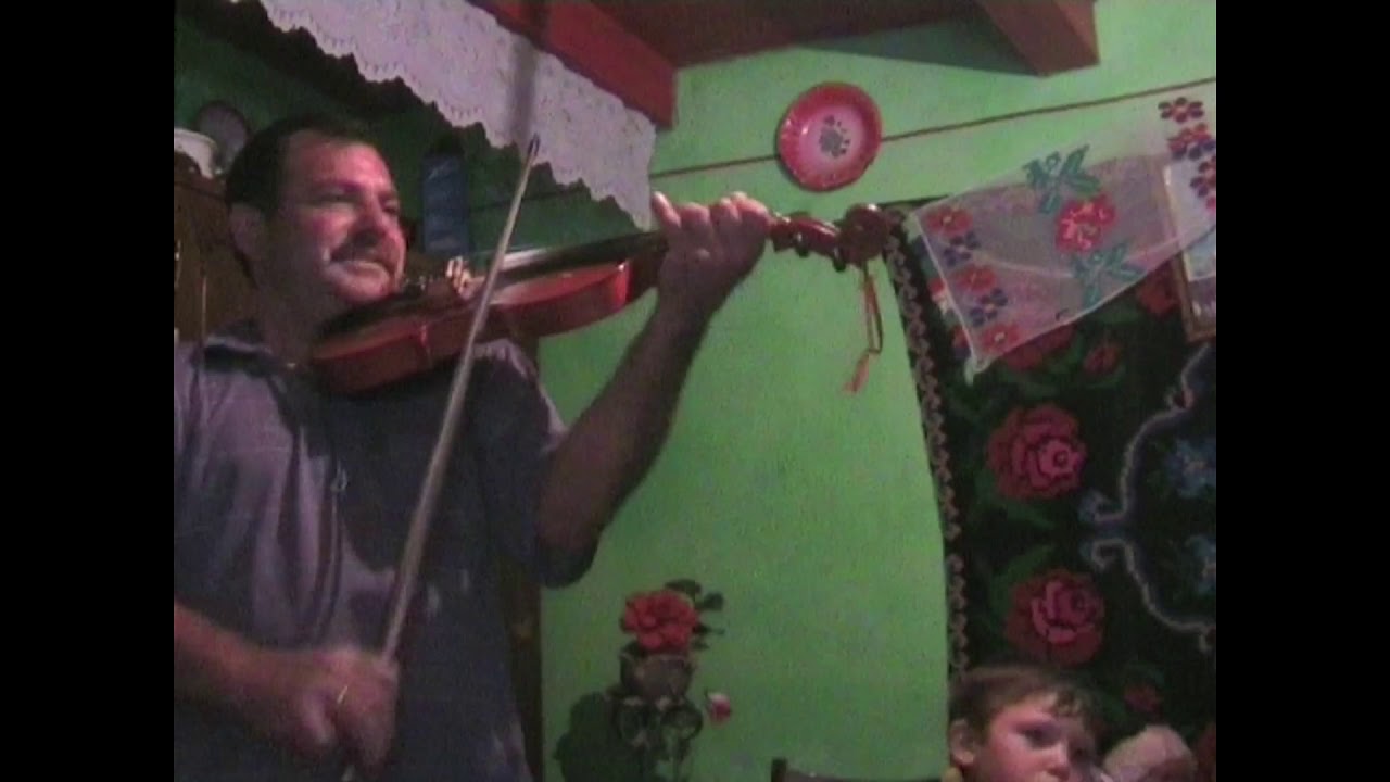 Szászcsávás: Mezei Levente Leves his son and his grandson play 2 csárdás melodies