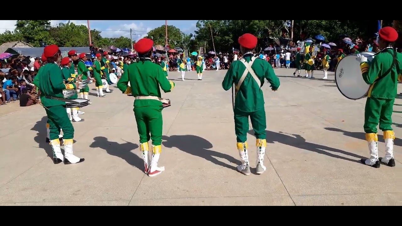 Banda marcial da escola municipal indígena Tikuna tchuegune de campo alegre..