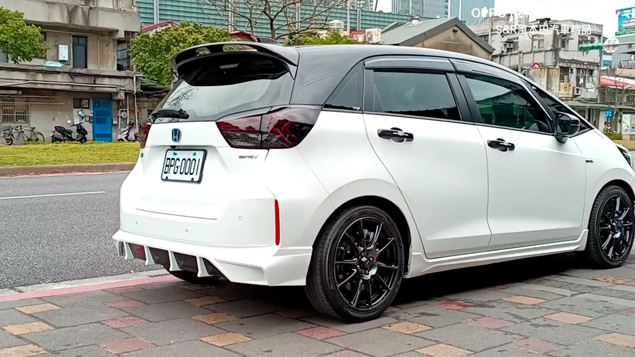 HONDA FIT 4 改裝【 S版前、後保桿總成 + 無限前、後下巴、M款側裙 】by《 S&R 風本田汽車精品 》LINE ID：stw6666