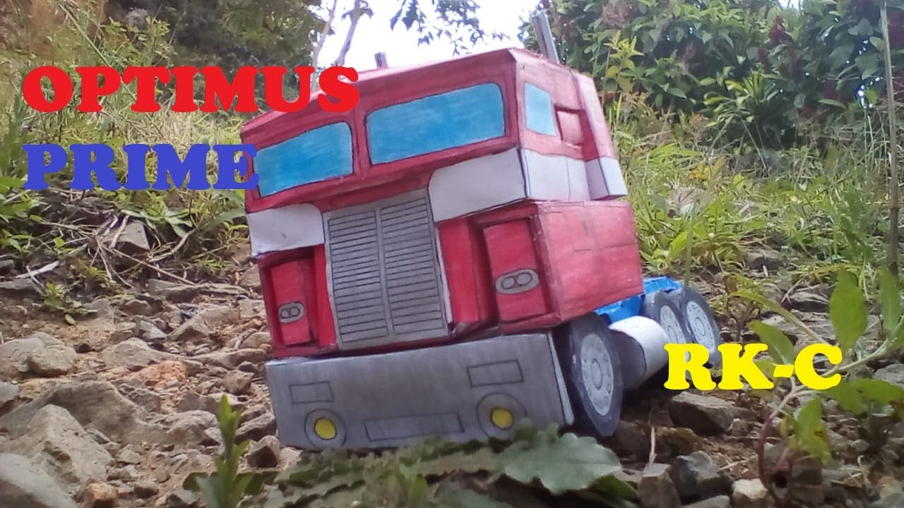 Optimus Prime Papercraft (Transformable)