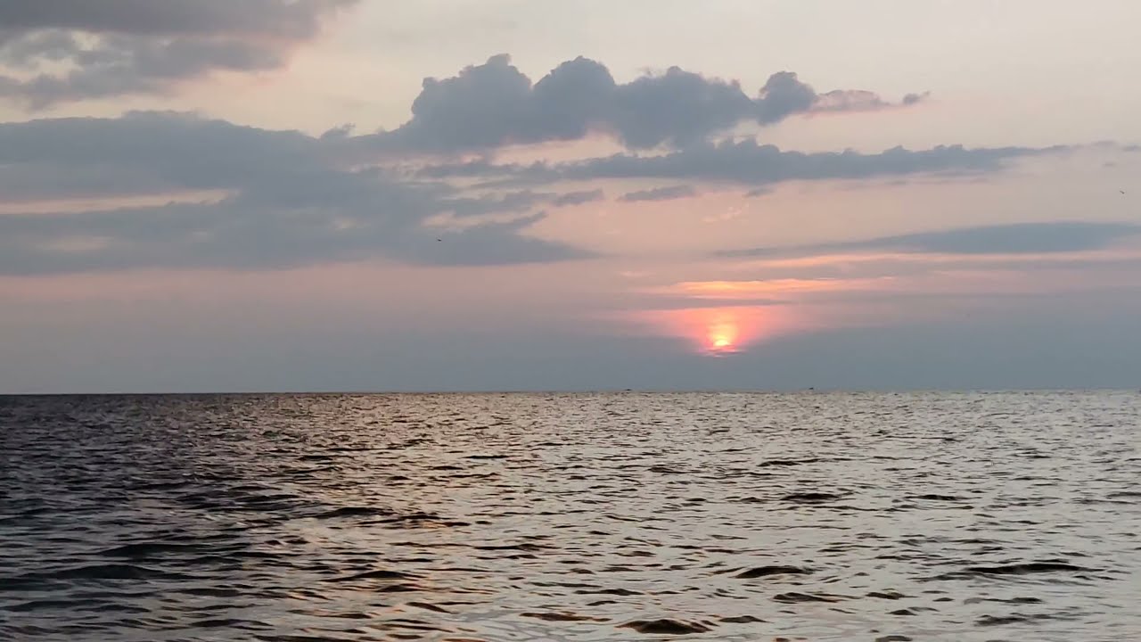 Capturing Sunset in the middle of the sea #cuddlebeach #ombeach #gokarna #boatride