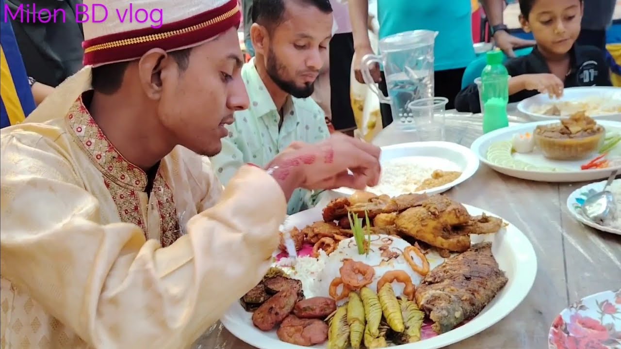 গ্রামের বিয়ের বাড়িতে জামাইয়ের সাথে দাওয়াত খাওয়ার ভিডিও #food #fruit #new #viralvideo #musicstyl