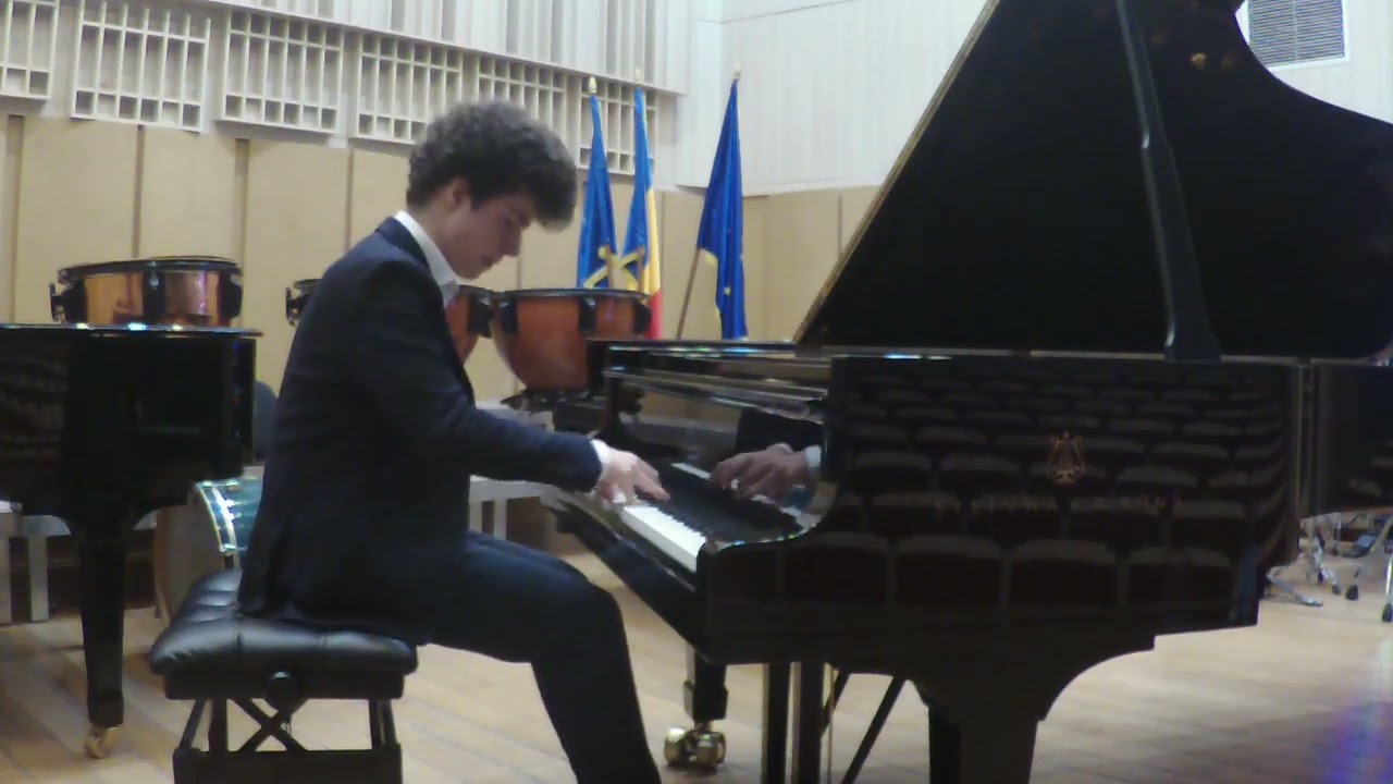 Radu Croitoru plays S. Rachmaninoff, prelude op 23 no.5 and F. Chopin, etude op 10 no. 12