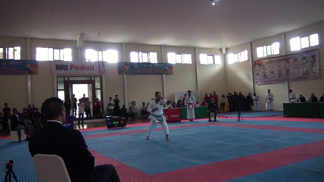 SELEKSI ASIAN GAMES KARATE-Andi daarsil (sulsel-aka) vs (ao-jabar) ivan taher