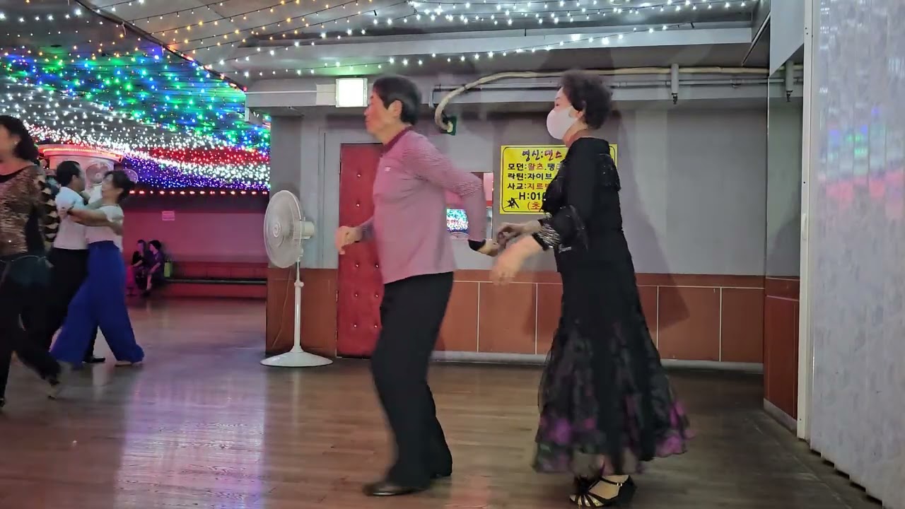 현대모임에서 