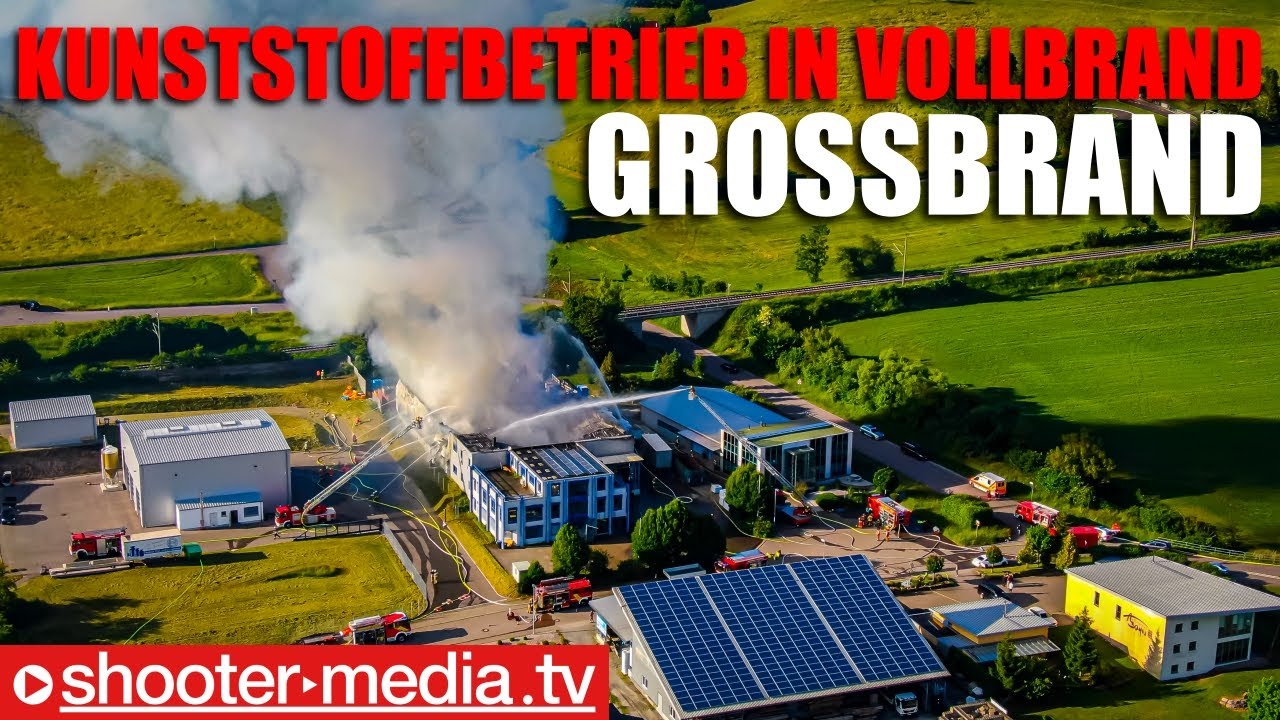 🔥 Großbrand in Lagerhalle 🔥 Kunststoffbetrieb im Vollbrand 🔥 | 🚒 Mehrere Feuerwehren im Einsatz