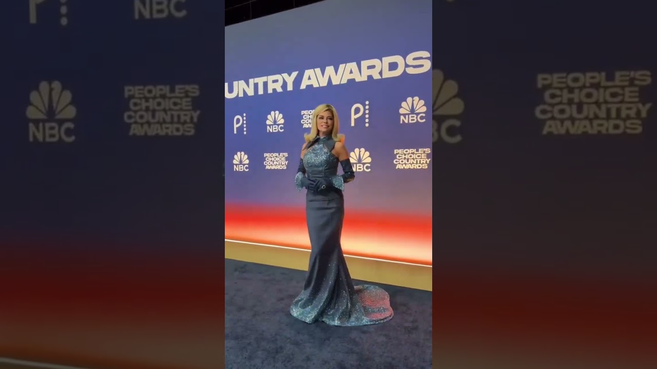 Shania Twain arriving on the red carpet at 2024 People's Choice Country Awards