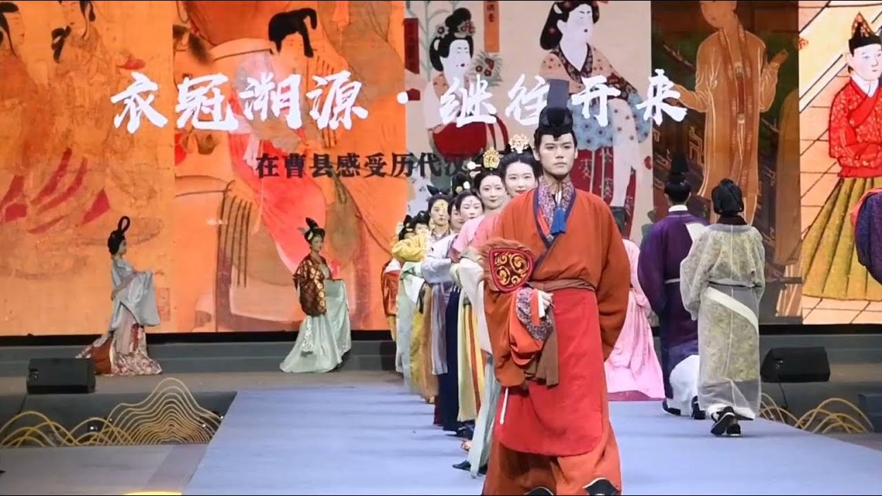 Overseas vloggers explore charm of traditional Chinese culture through Hanfu