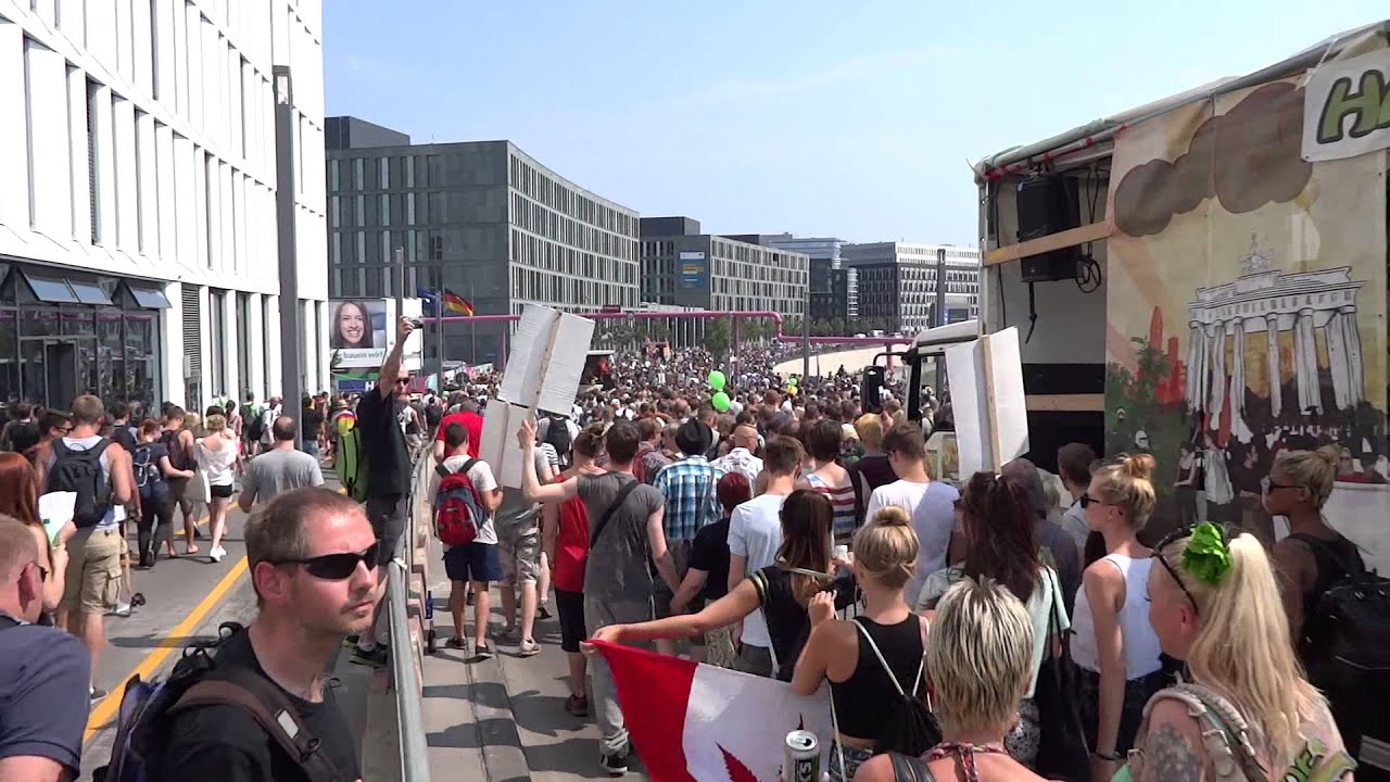 Парад конопли в Берлине