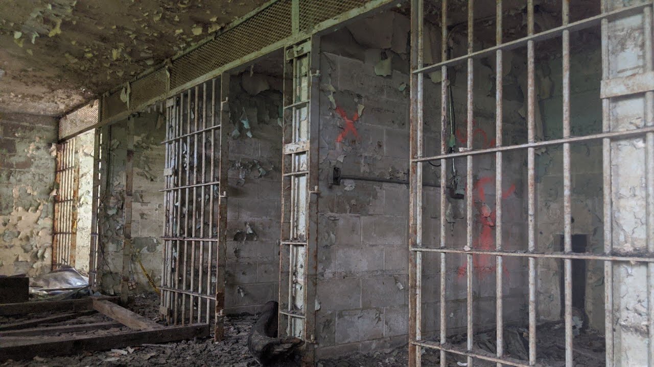 Exploring an Abandoned Prison | Jefferson City Missouri