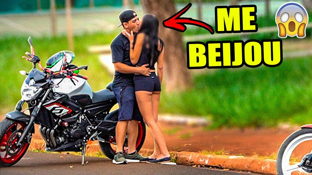 ELA ME BEIJOU SÓ PRA ANDAR DE XJ6