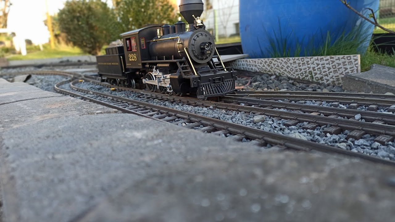 LGB Teil 14 / Baubeginn des neuen Bahnhofes+Testfahrten mit der Mogul 228 von PIKO