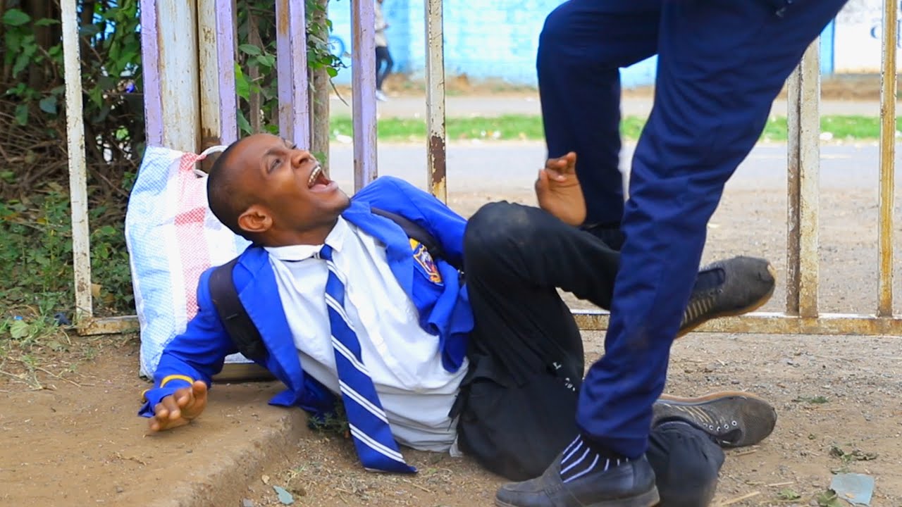 BACK TO SCHOOL 🎒 ( Ukirudi Shule Na Ulikua Umess Na Mwalimu Mkiwa Nyumbani 😂😂 )