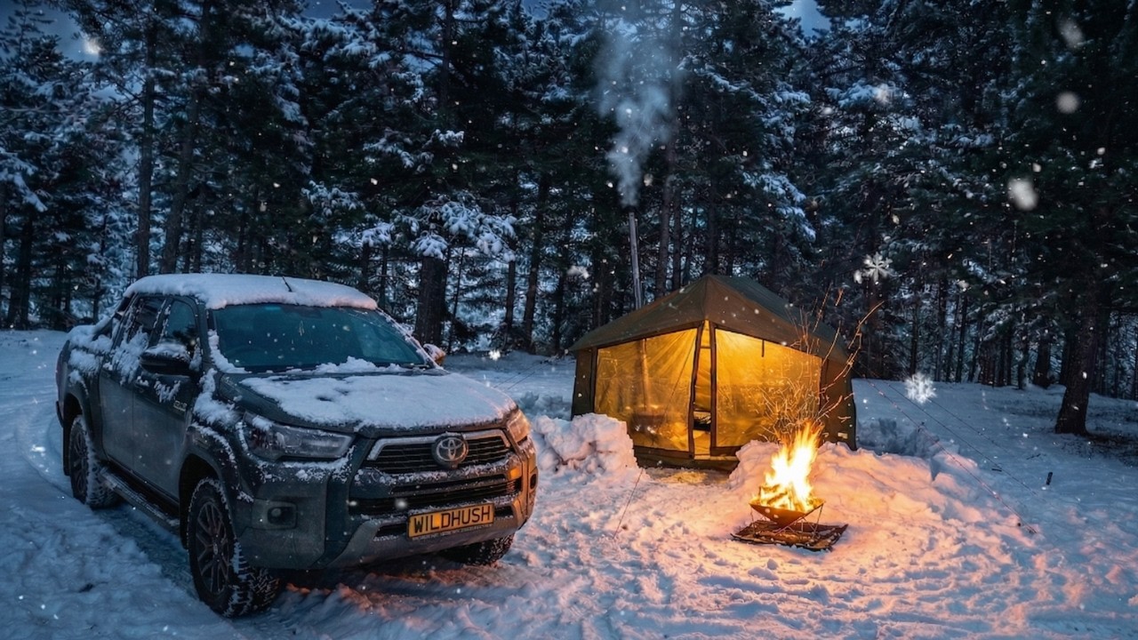 -8°C Heavy Snow Forest ❄️ Hot Tent Camping Surprised by Wolf Howl 🌲🔥 | Winter ASMR Adventure