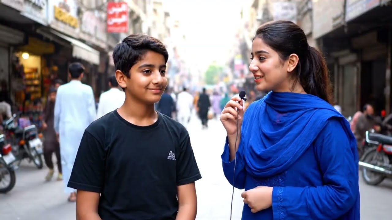 My first vlog in Lahore streets| Ayesha Ai maken 
