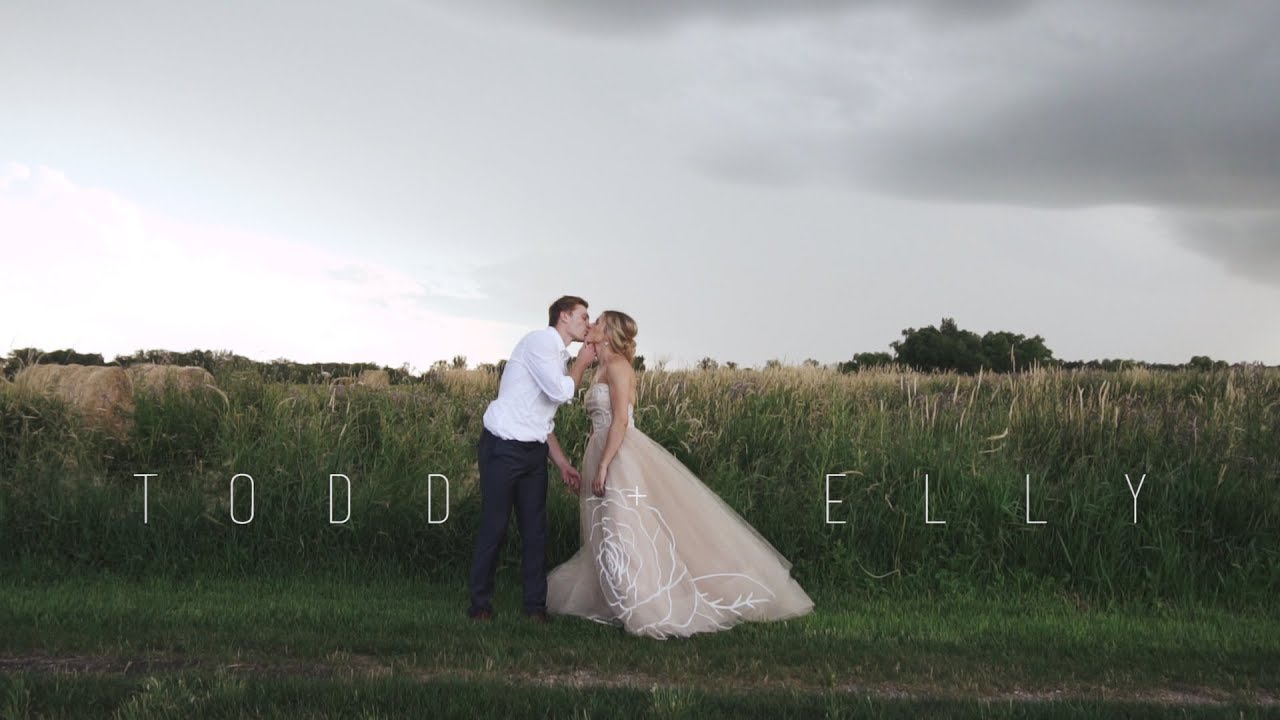 The Cottage Farmhouse Wedding - Gorgeous Minnesota Barn Wedding Venue