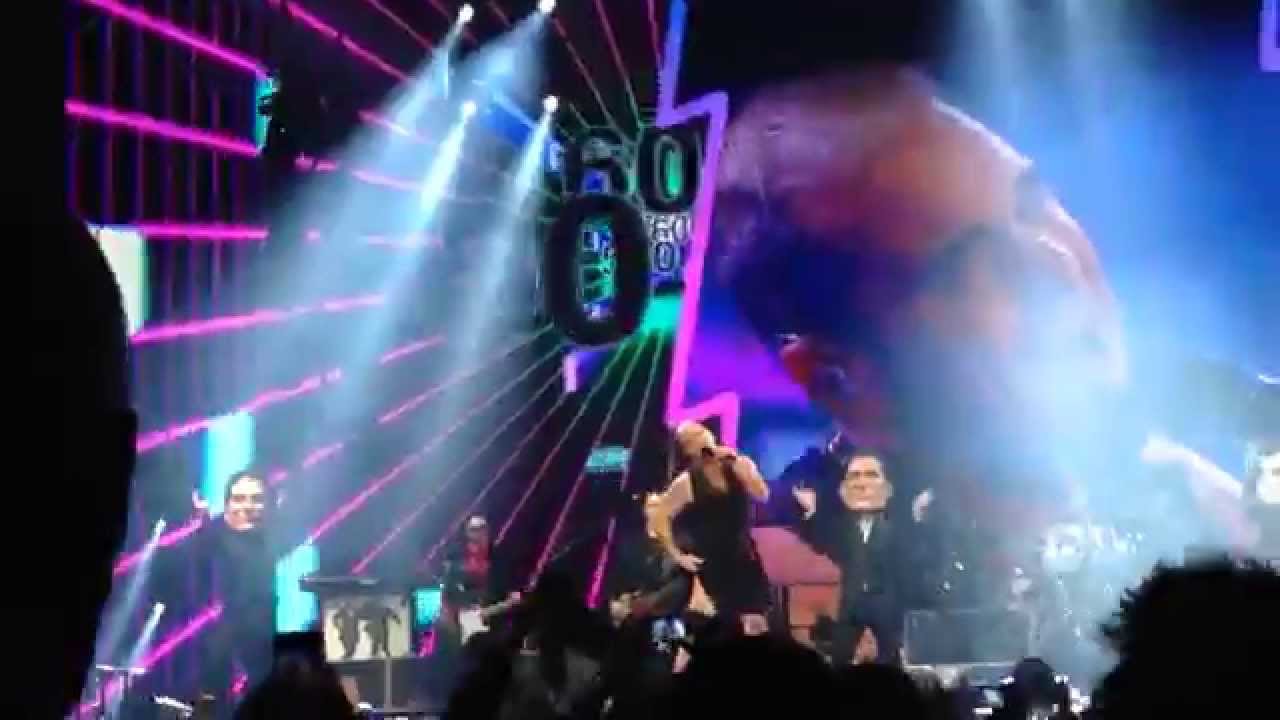 Robbie Williams - Radio ( Live in Madrid ) - 25.03.2015