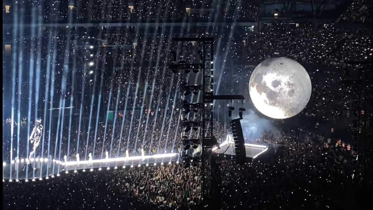 Blinding Lights Live - The Weeknd - Manchester Etihad Stadium - AfterHoursTilDawn Tour - Fullscreen