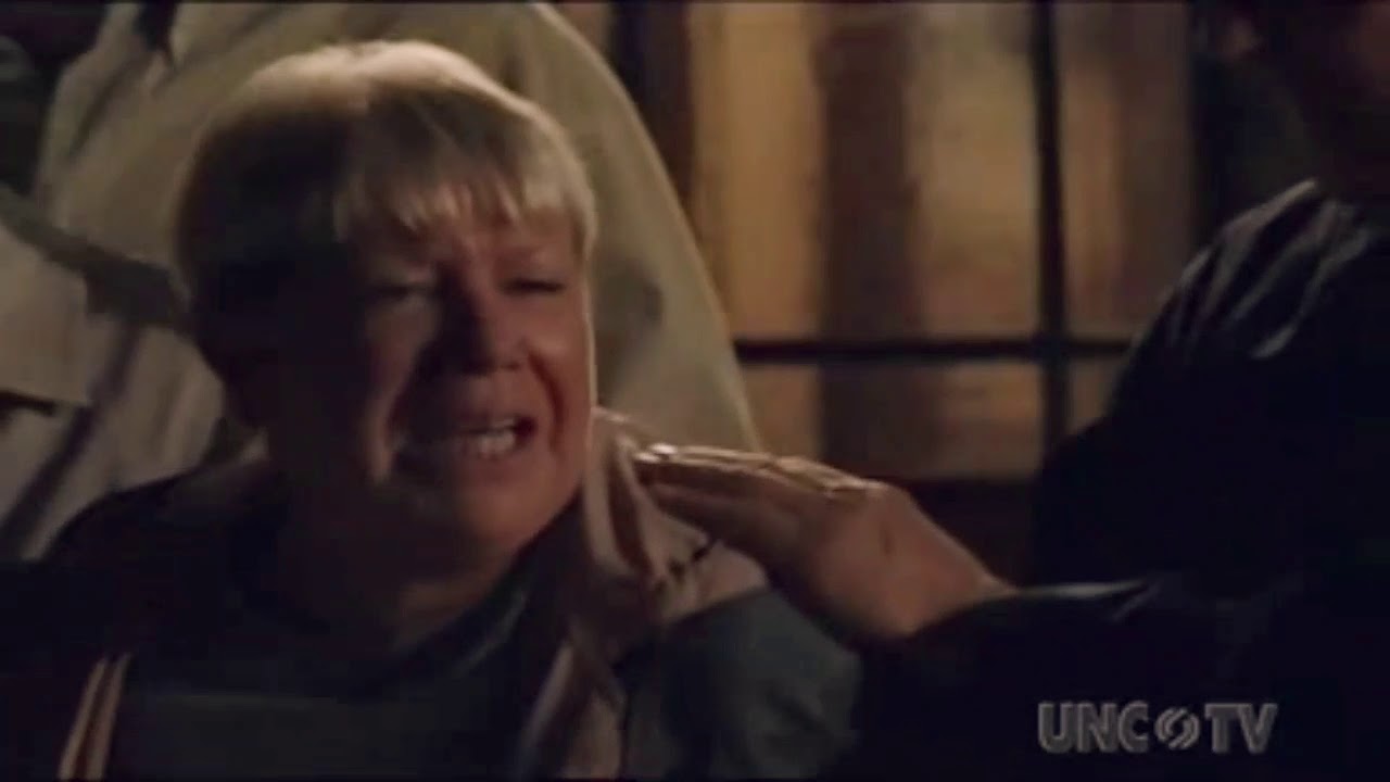 EastEnders - Pat Evans Vs. Mo Harris (19th October 2000)