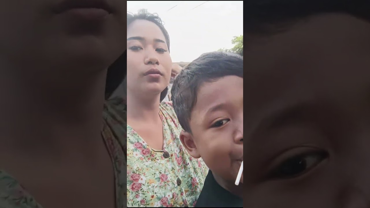 Via makan jajanan