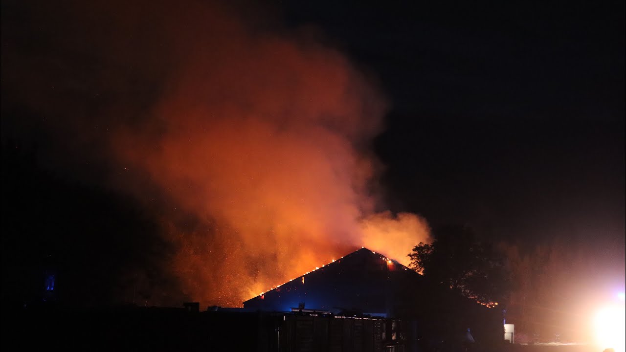 Voldsom brand i lade ved Kalundborg 17/9-24