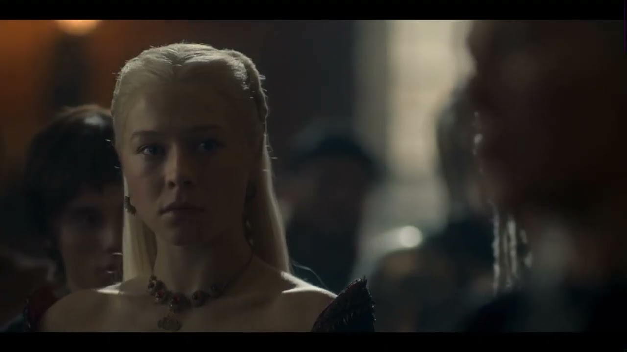 Princess Rhaenys defends Rhaenyra at the Throne room 