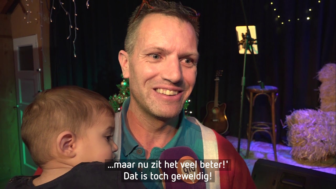 VIDEO | Kapper knipt gratis daklozen en minderbedeelden