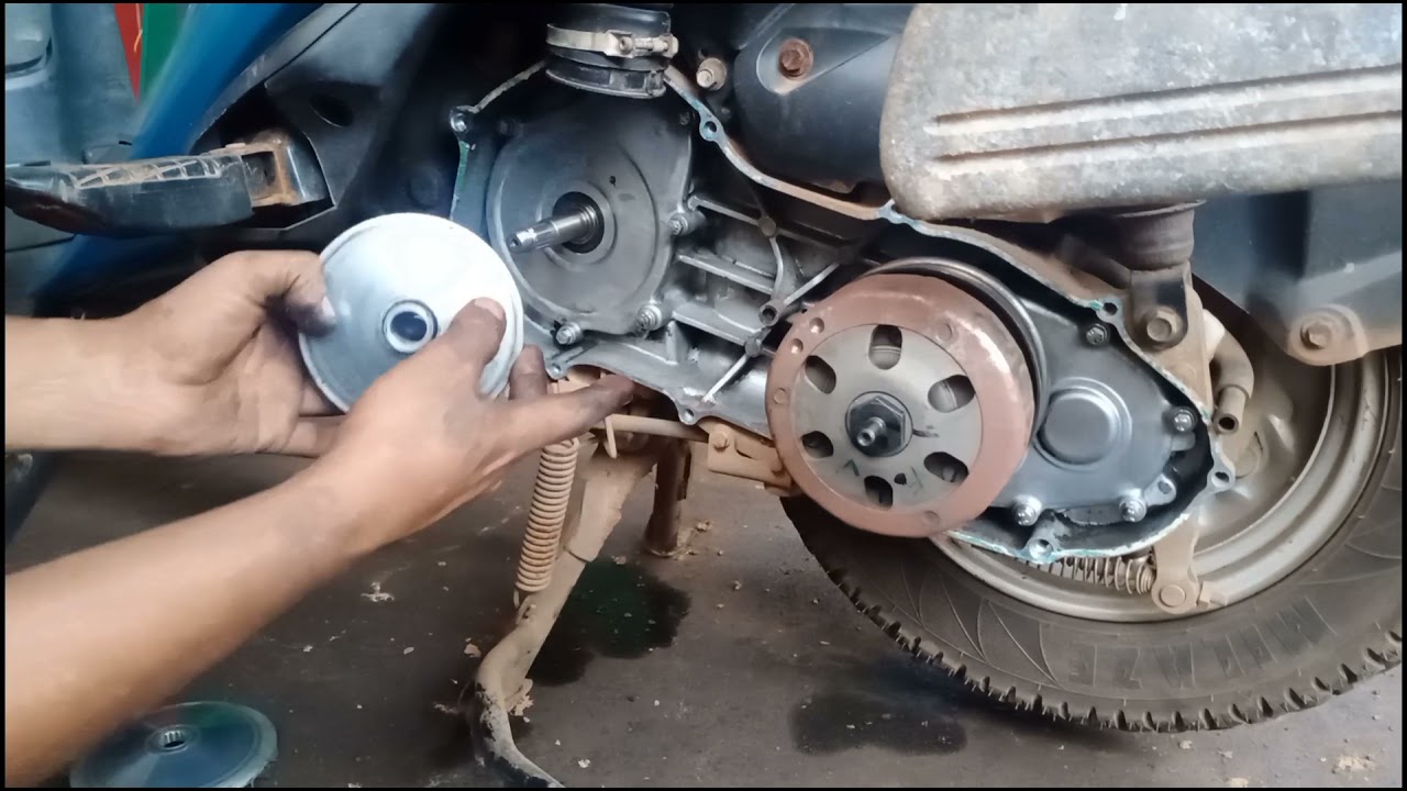 yamaha fascino || How to change belt without puller @dayanandautomobile