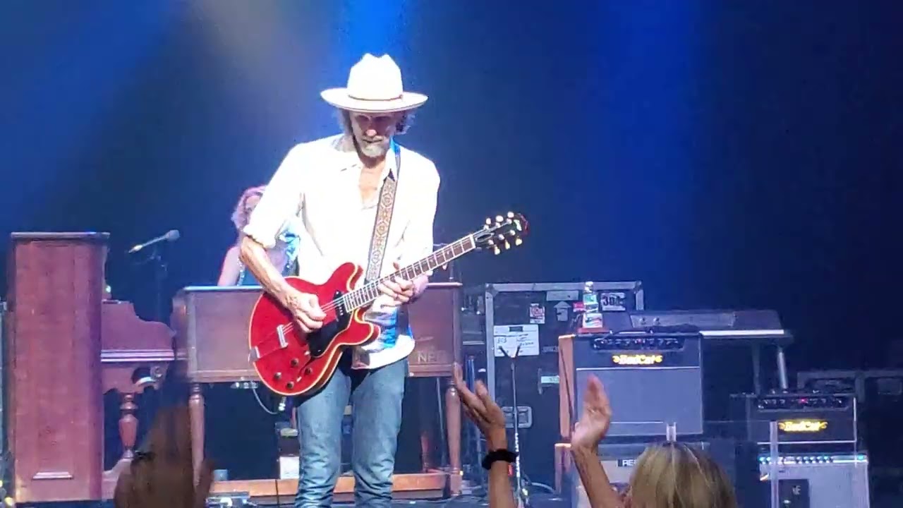 AUDLEY FREED guitar solo w/Sheryl Crow Capitol Theatre, Port Chester, NY  09.15.21 