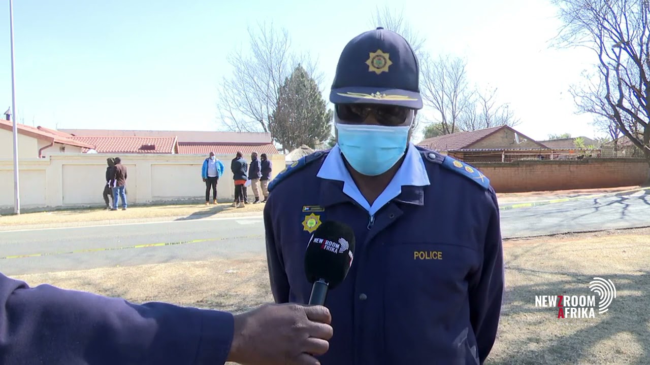 Police officer and two suspects shot dead in a shoot-out at a house in Brakpan