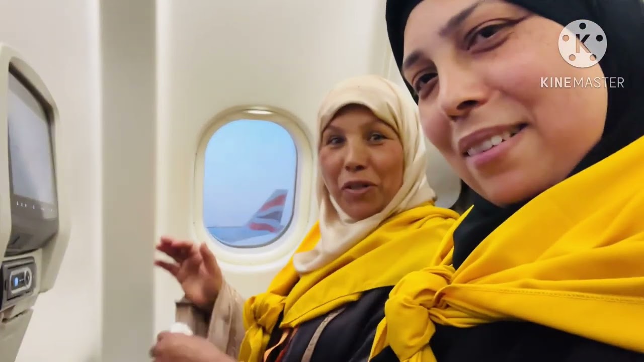 واخيرا ولاول مره اركب طيارة في حياتي ووصلت مكة المكرمه والفرحه مش سيعاني