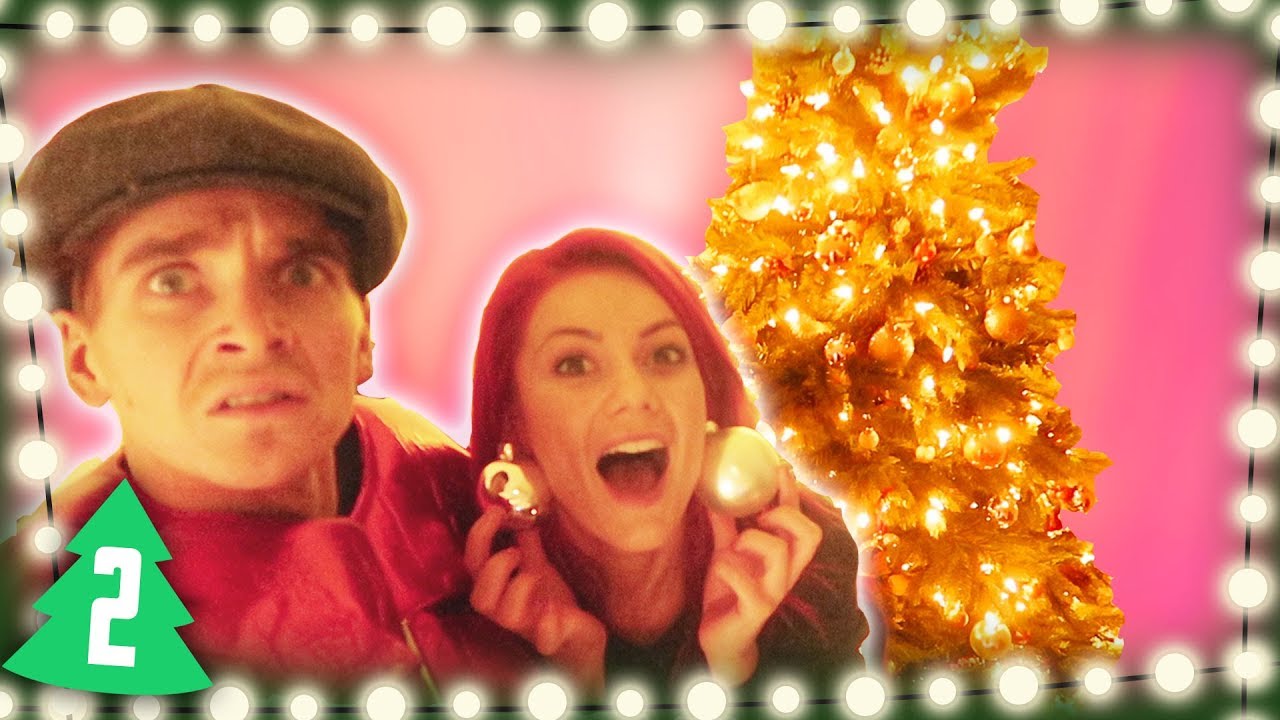 DECORATING THE TREE!