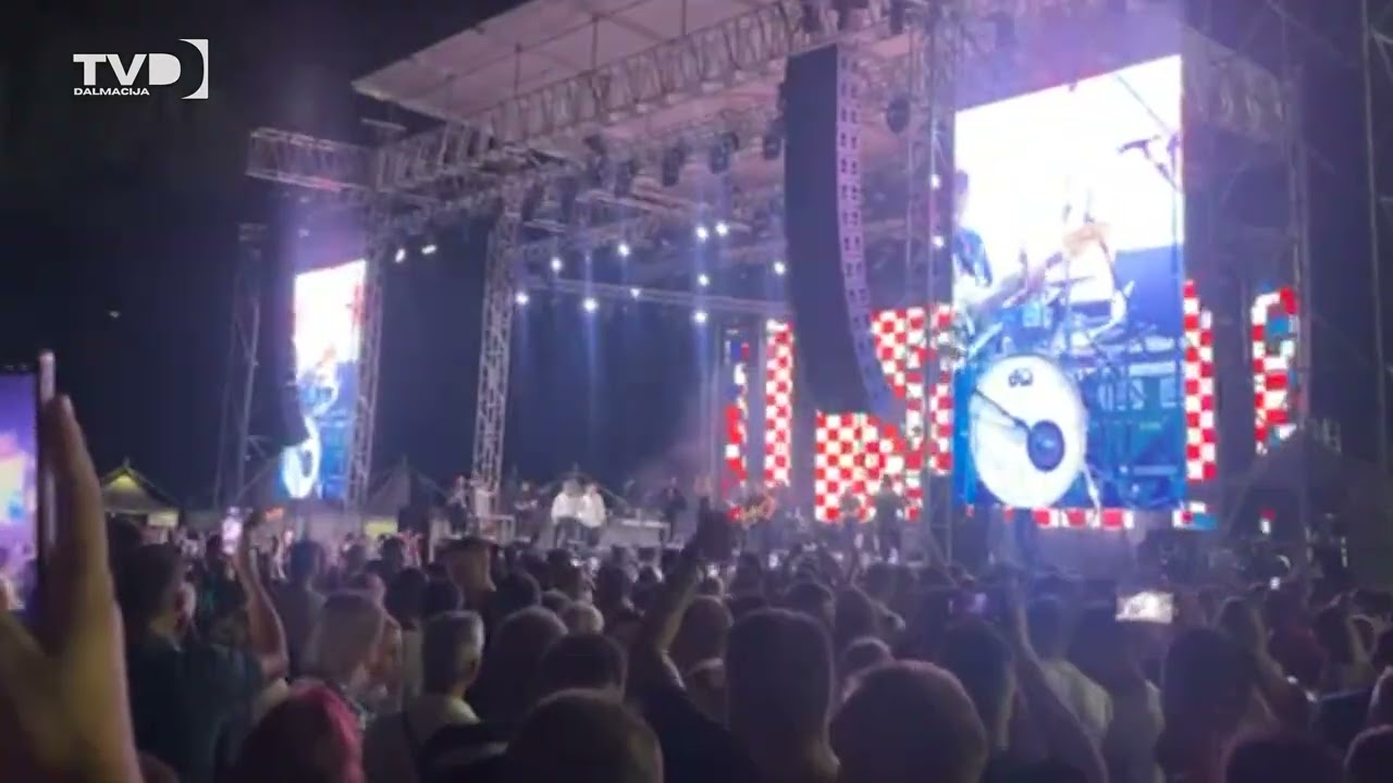 'IMOTSKI NE ZABORAVI' Pogledajte ovu veličanstvenu atmosferu...