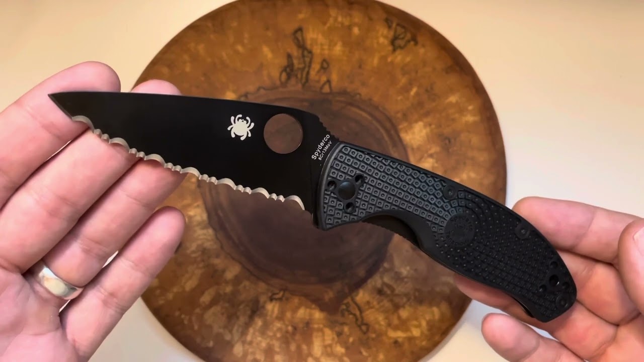 Spyderco Tenacious Lightweight, Fully Serrated. Is that really a Spyderco Tenacious?!