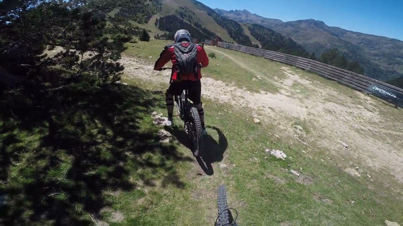 Ma première fois en DH Ax 3 domaines .
