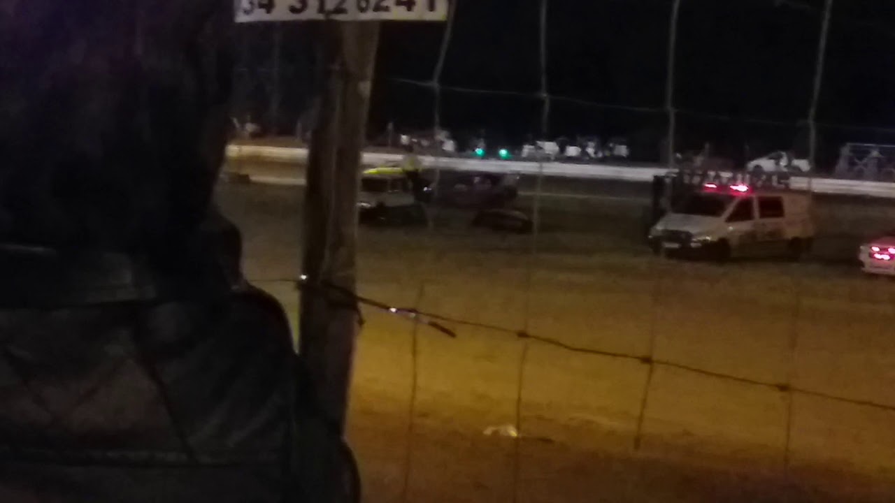 South Africa's oval track race  **v8 class**