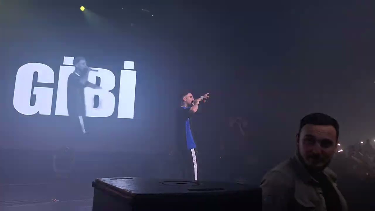 Uzi - NEON (Bostancı Gösteri Merkezi) (31.05.2025) (1)