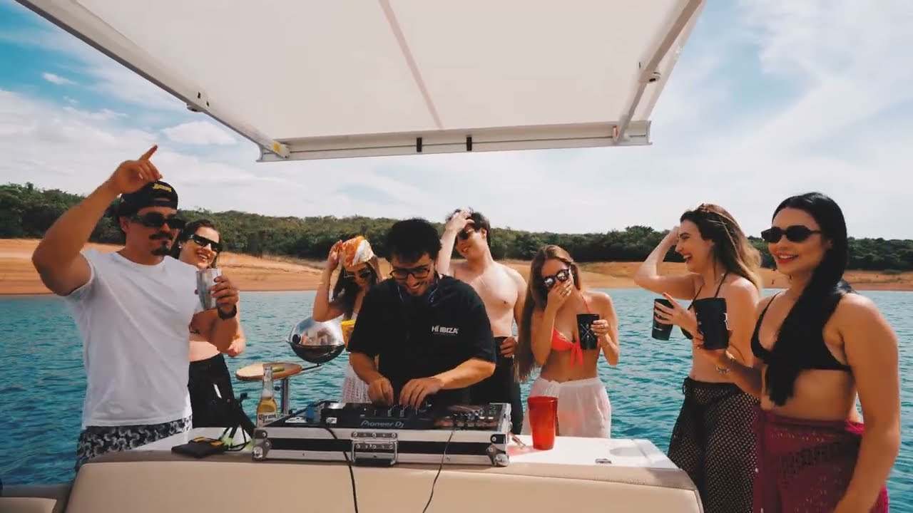 Set Melodic Techno in Escarpas do Lago (Adriatique, Artbat e Vintage Culture...) by Gabriel Marotta