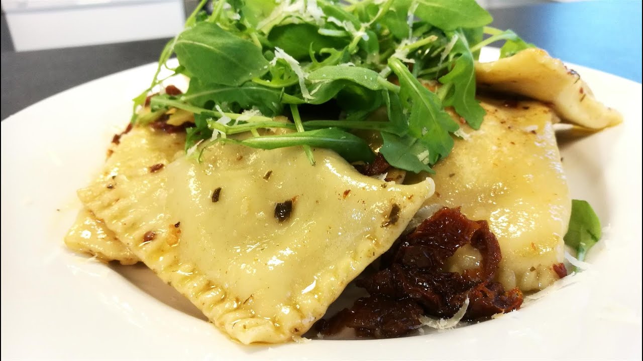 Selbstgemachte Ravioli mit Ricotta | Mori kocht