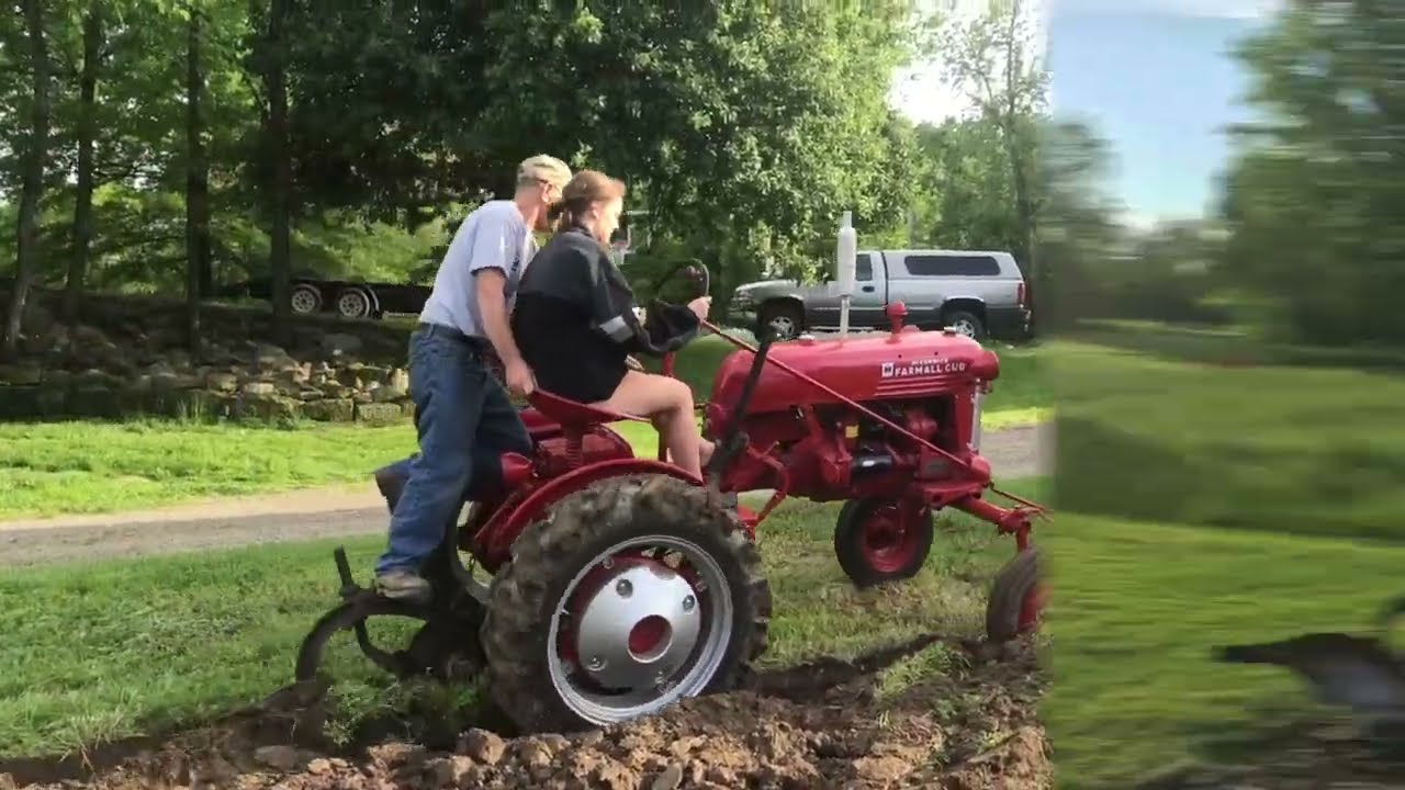 Farmall Cub - Plow Day