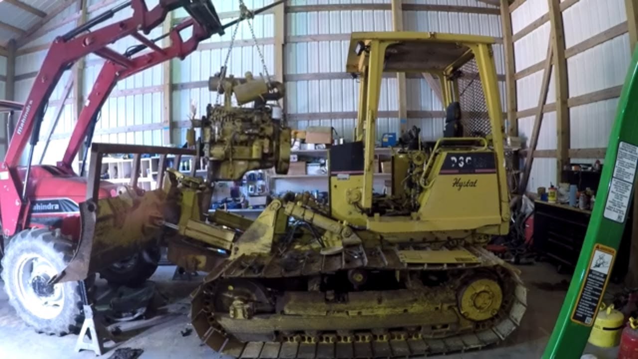 Снятие двигателя с бульдозера для начала ремонта CAT D3C LGP Hystat