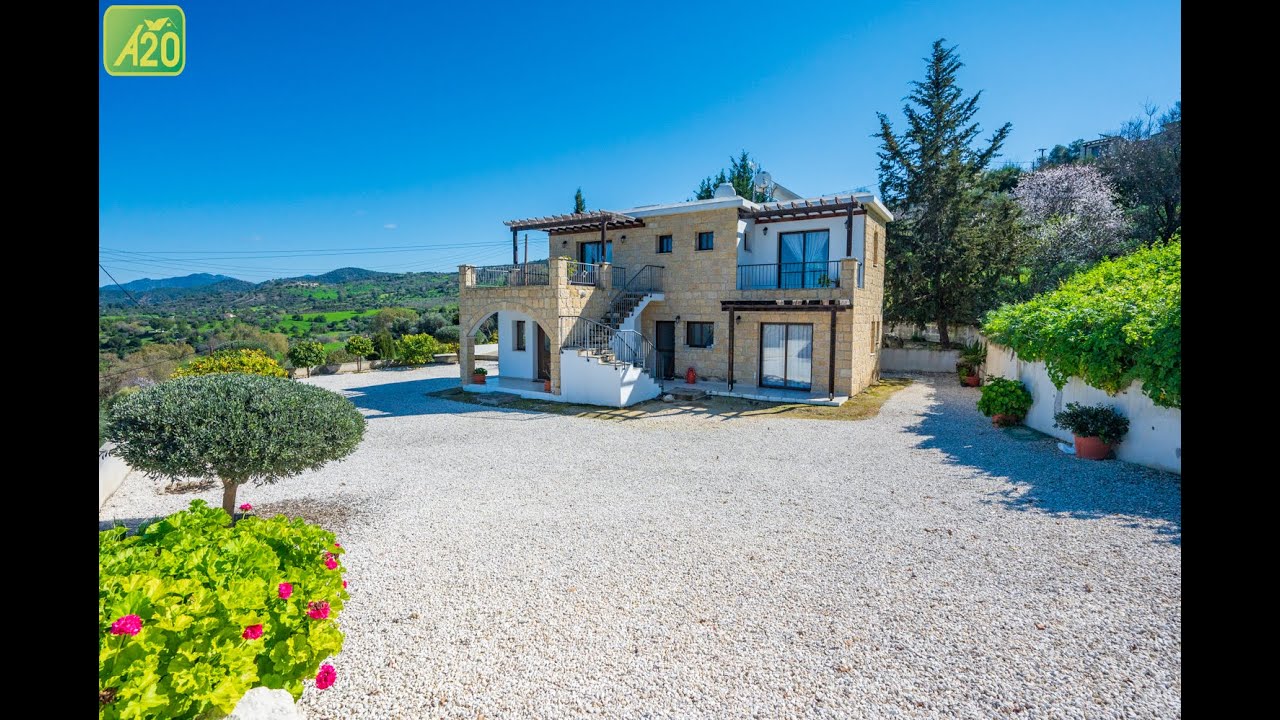 Superb 3 Bedroom villa for sale in the traditional village of Peristerona €385,000 Ref 2993