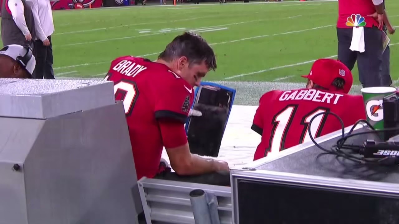 Tom Brady throws tablet during Saints game